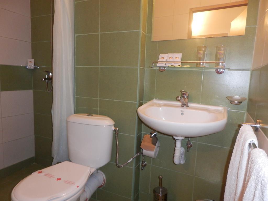 Olimpia Supersnab Hotel Balchik Værelse billede