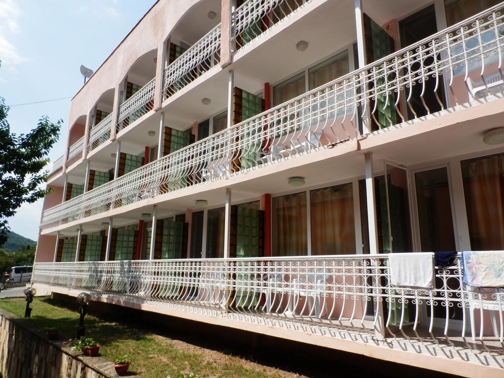 Olimpia Supersnab Hotel Balchik Eksteriør billede